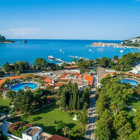 Slovenska Plaza Standard Hotel 3*