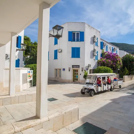 Slovenska Plaza Standard Hotel