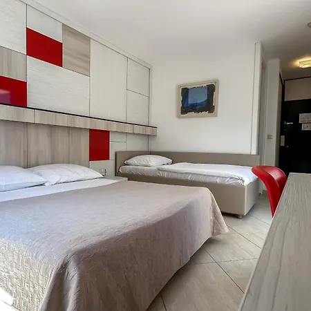 Slovenska Plaza Standard Hotel Budva