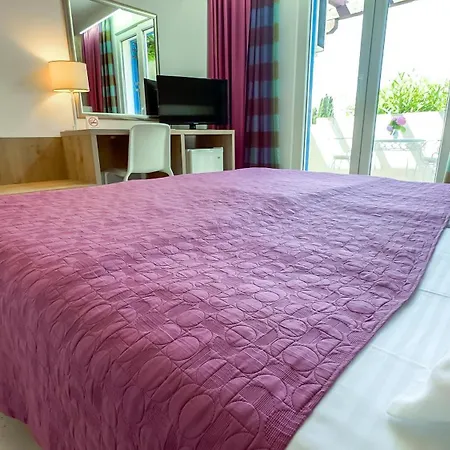 Slovenska Plaza Standard 3* Budva