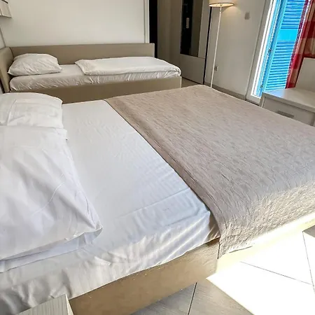 Slovenska Plaza Standard