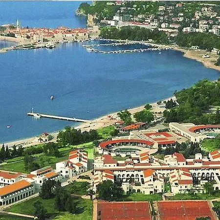 Slovenska Plaza Standard Hotel 3*