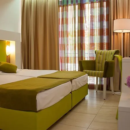 Slovenska Plaza Standard Hotel 3*