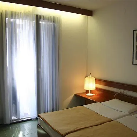 Slovenska Plaza Standard 3* Budva